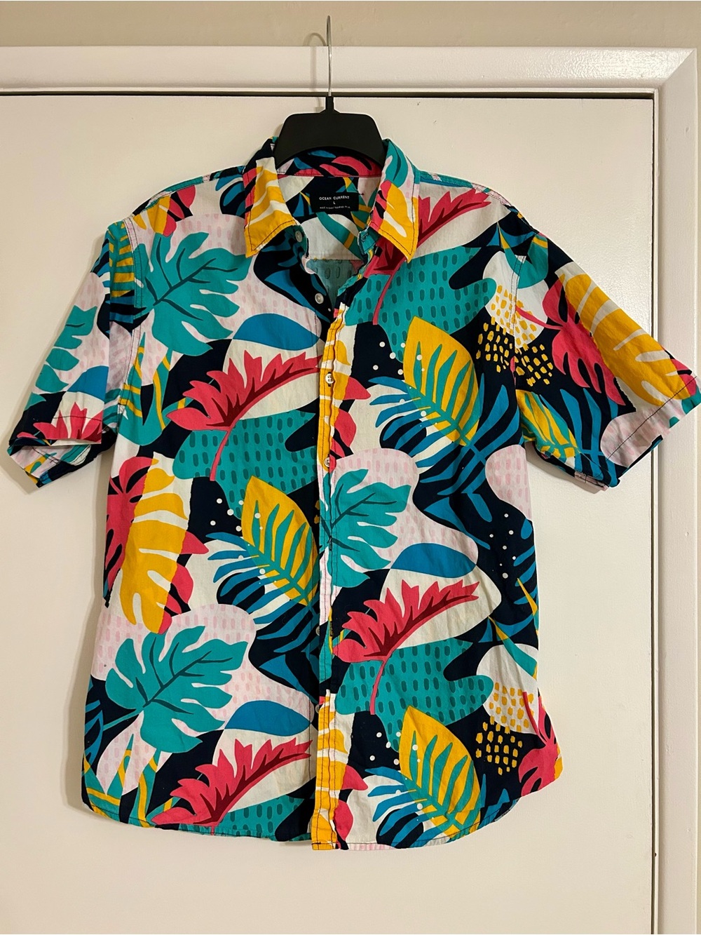 Ocean Current Short-Sleeve Tropical Print Shirt - Multicolor